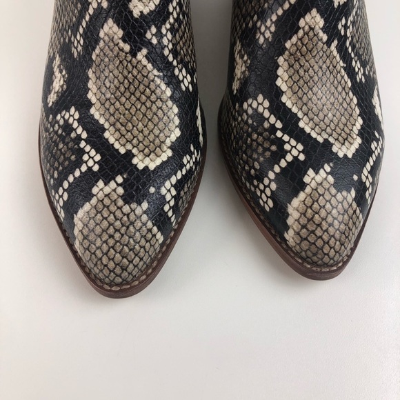 Madewell Sonia Low Chelsea Leather Bootie 6 Natural Multi Snake Embossed $188 - Picture 4 of 11